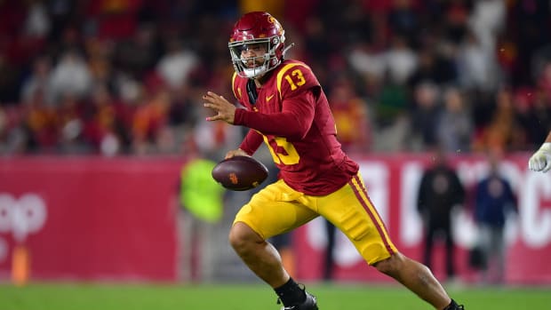 USC Trojans quarterback Caleb Williams runs the ball against the Arizona Wildcats.